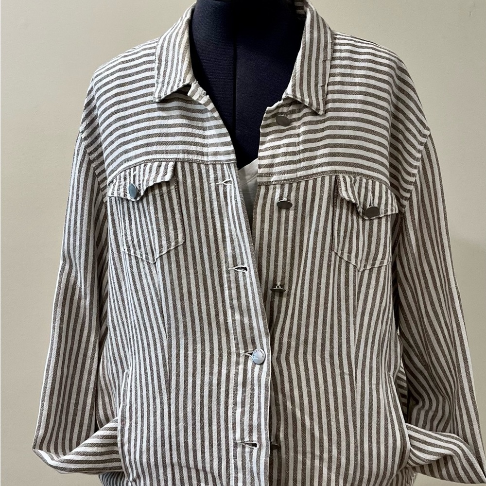 Vince Camuto Tan and White Linen jacket in XL